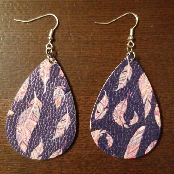 Feather teardrop earrings - Picture 2 of 2